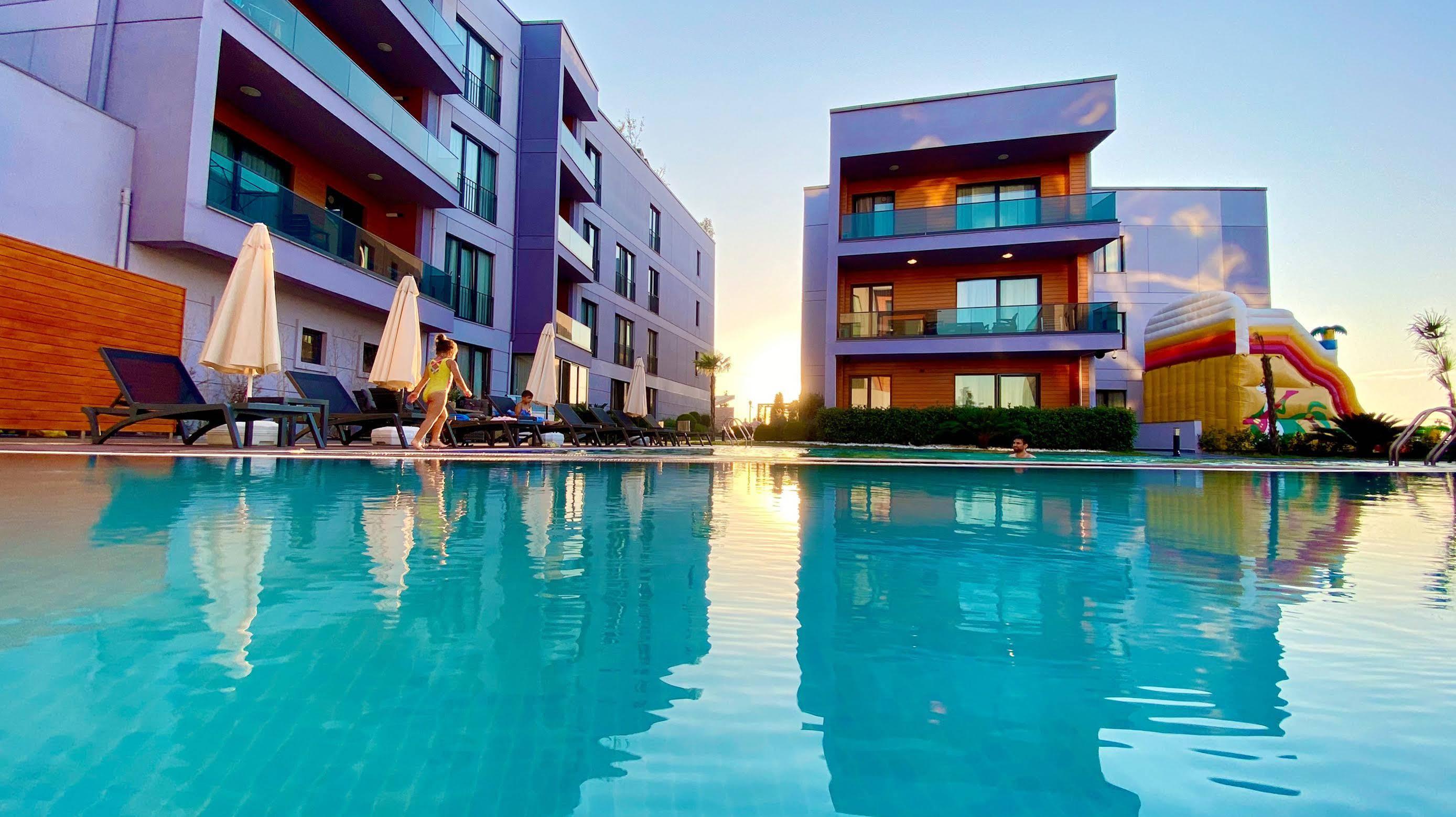 Green Hills Suites ยาโลวา ภายนอก รูปภาพ